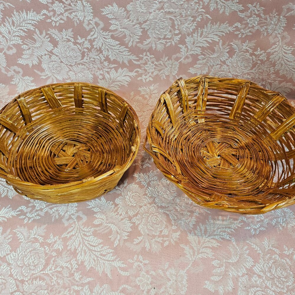 Vintage Poland Woven Round Open Weave Wicker Bread Nesting Basket Set of 2